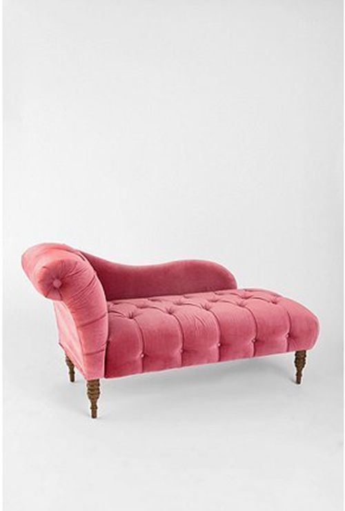 Sofá de terciopelo en rosa.