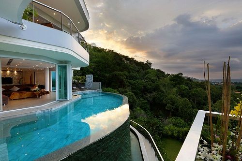 Villa Beyond con piscina de borde infinito