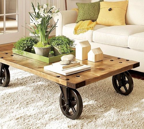 Mesa de madera con ruedas