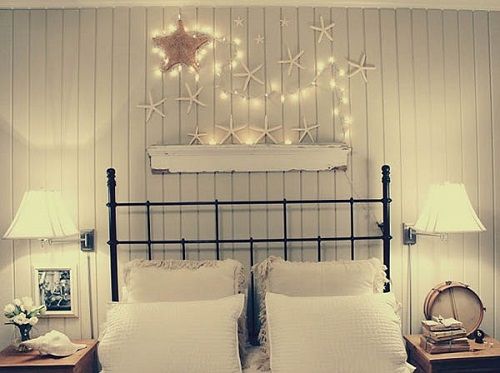 Christmas-Lights-in-Bedroom-02-1-Kindesign