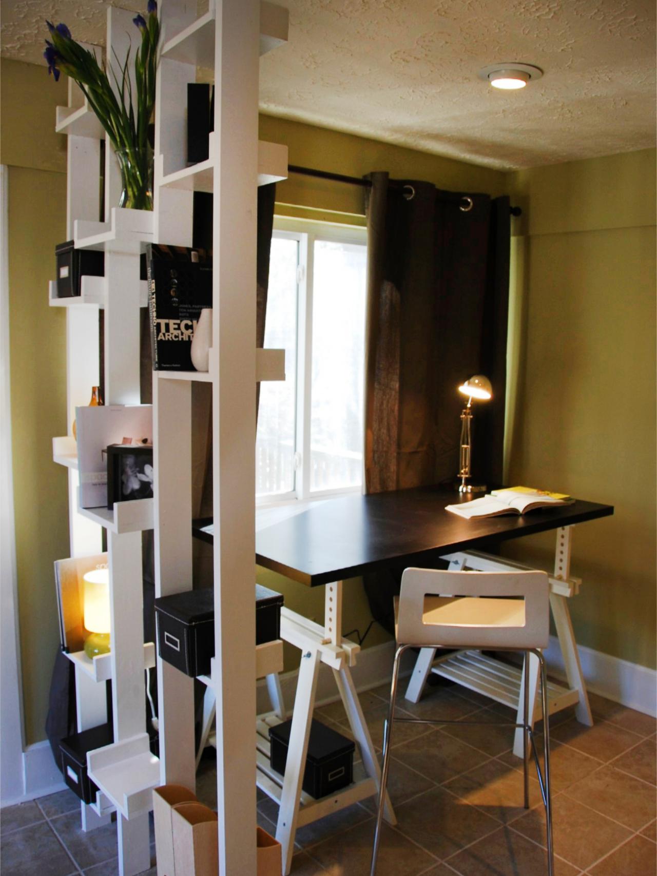 ideas decoracion pisos pequeños poco espacio separar cuartos estanteria abierta