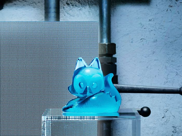 gato vidrio azul