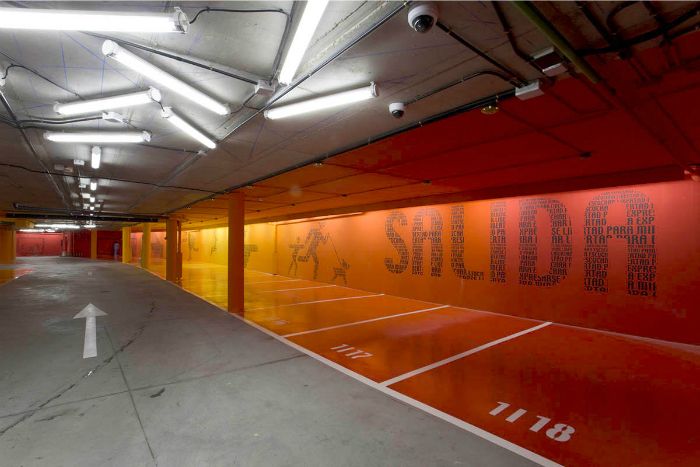 parking paredes naranja