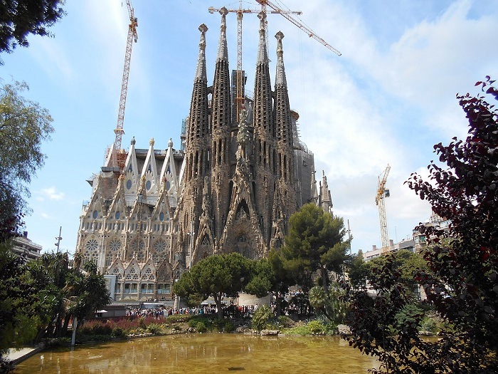 la sagra familia sin terminar, Antonio Gaudí, el maestro del modernismo catalán