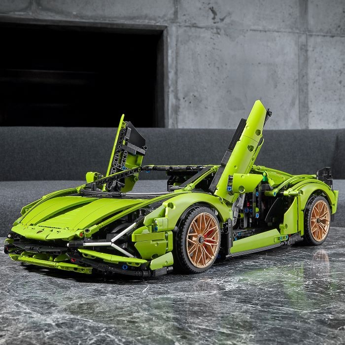 Coche Lamborghini construido de piezas LEGO