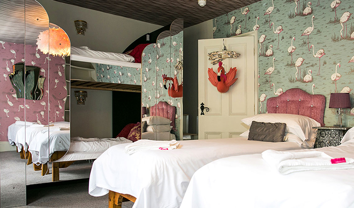 habitación decoracion flamencos Wonderland House