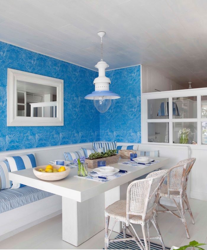 Interior-con-decoracion-en-azul