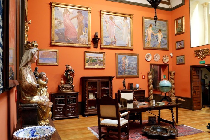 Sala interior Museo Sorolla cuadros y objetos