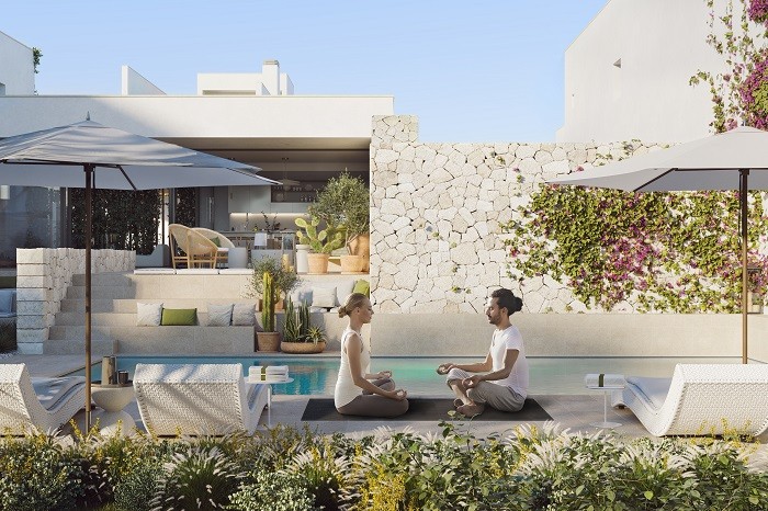 dos personas en modo relajación en una vivienda de lujo de The white angel en Ibiza