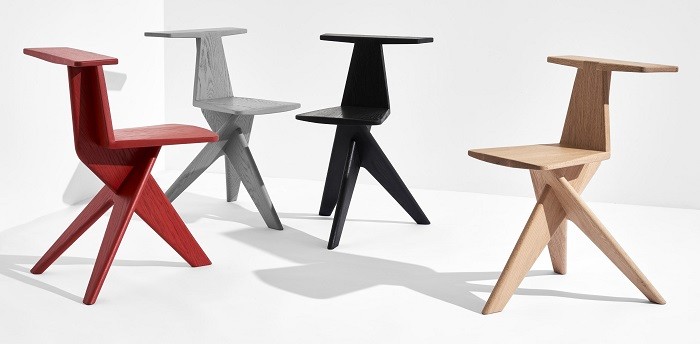 diseño de sillas en diferentes colores de madera