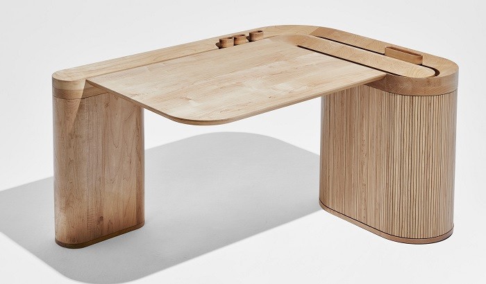 mesa de madera en Discovered