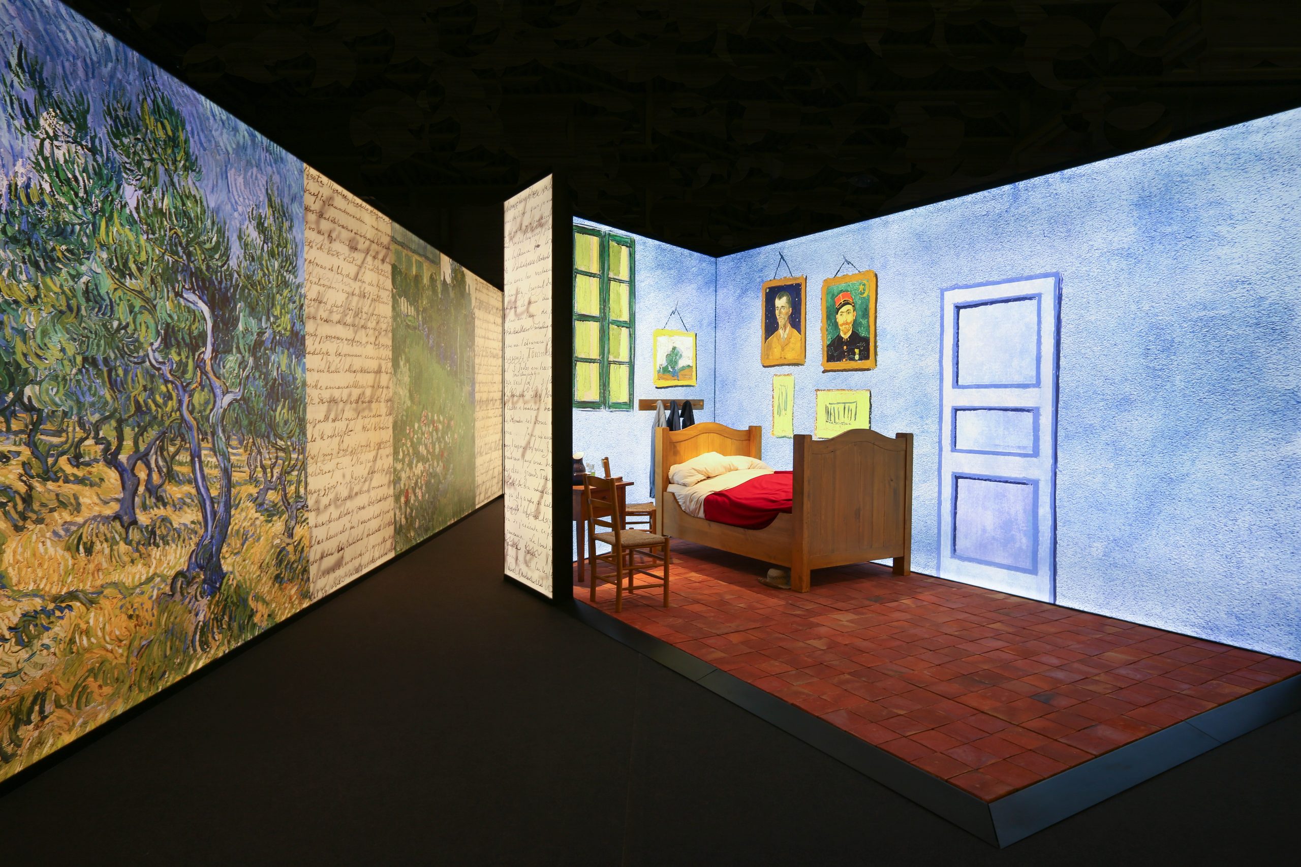 recreación de la habitación de Van Gogh en  la exposición Meet Vincent Van Gogh