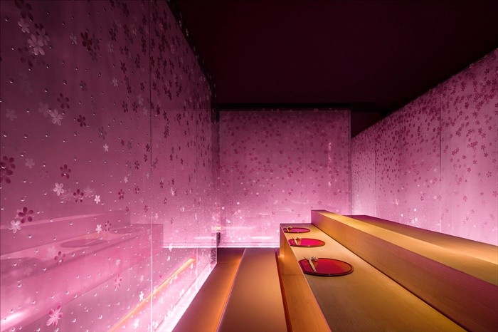 interior rosa luz baño restaurante