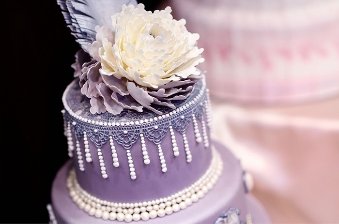 torta decorada con perlas