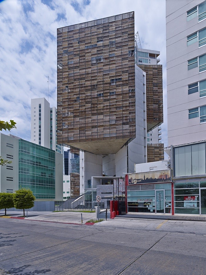 Torre-de-oficinas-Cube-I-en-Guadalajara-Mexico