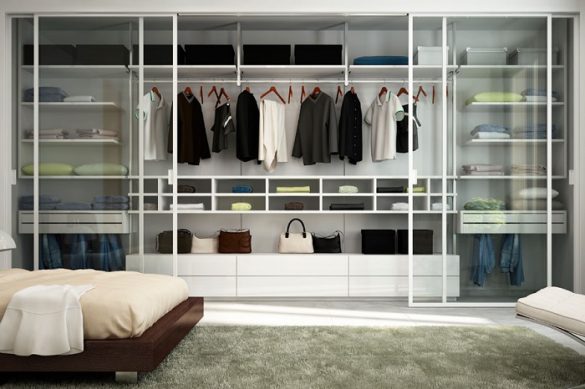 armario organizado en su interior