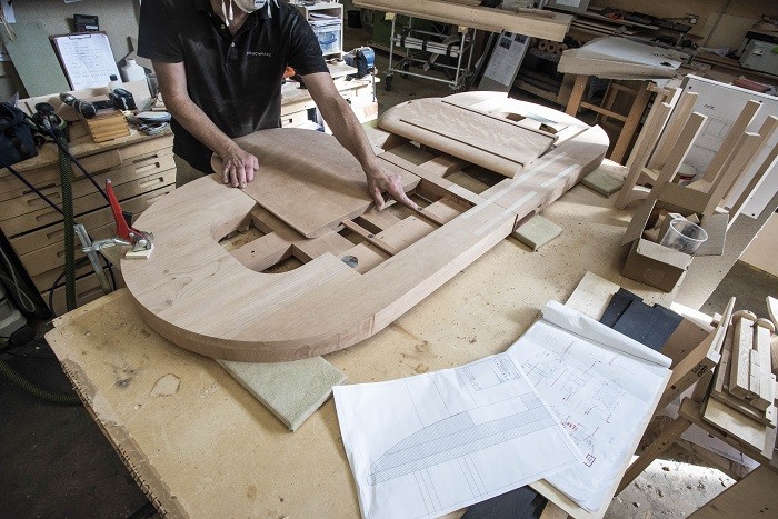haciendo un diseño de mesa modular de madera