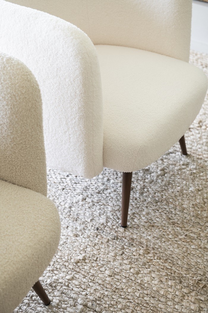 sillón blanco con material suave