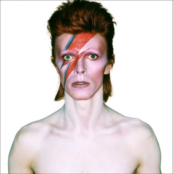 Fotografía de David Bowie con los ojos abiertos en exposición en Madrid