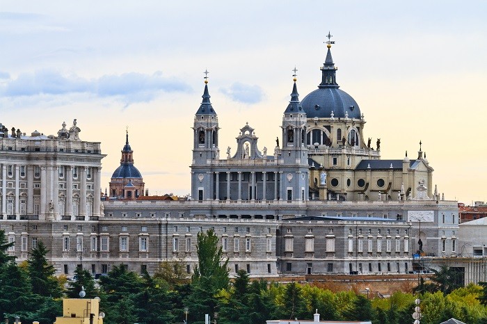 Catedral-de-la-Almudena-Madrid-Espana