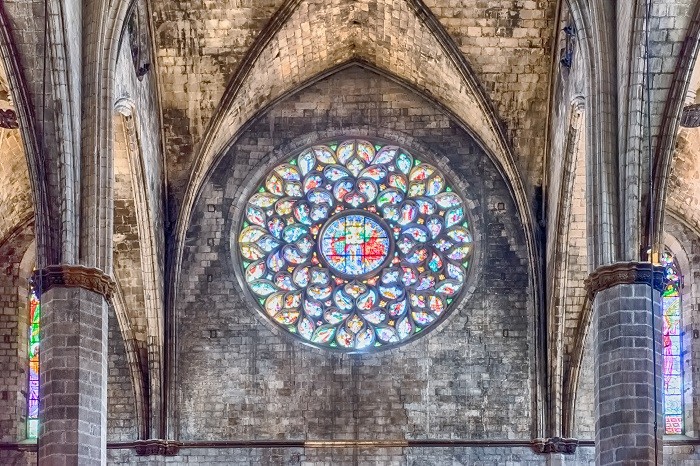 Rosetón de la Basílica de Santa María del Mar en Barcelona