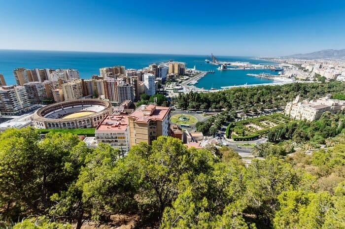 Vistas de la ciudad de Málaga con su mar