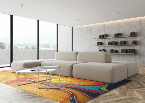 Salón con sofá blanco chaise longue y alfombra de vinilo colorida