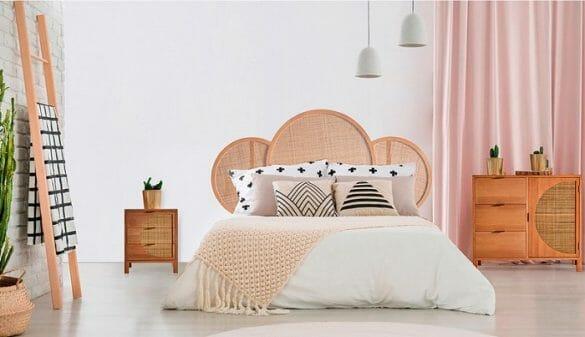 Dormitorio moderno con muebles de ratán madera