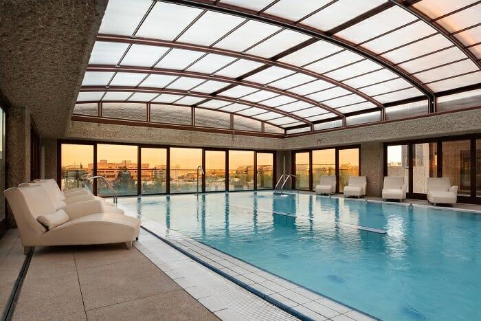 piscina cubierta del Hotel Hilton Madrid Airport