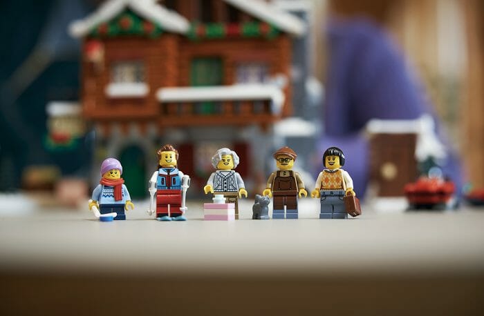Muñecos de LEGO de la cabaña de invierno