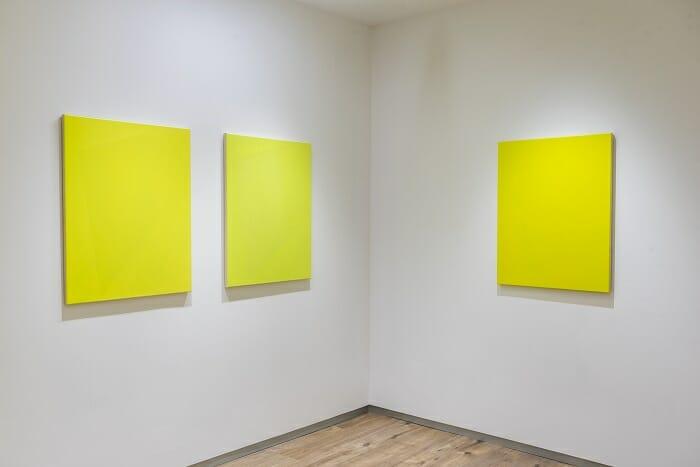 Cuadros de pintura en color amarillo de Yaima Carrazama