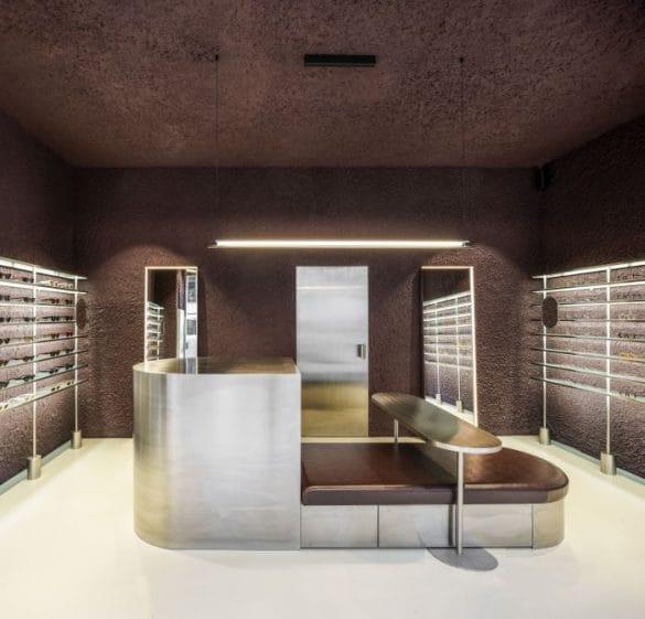 Interior de una nueva óptica boutique en Madrid
