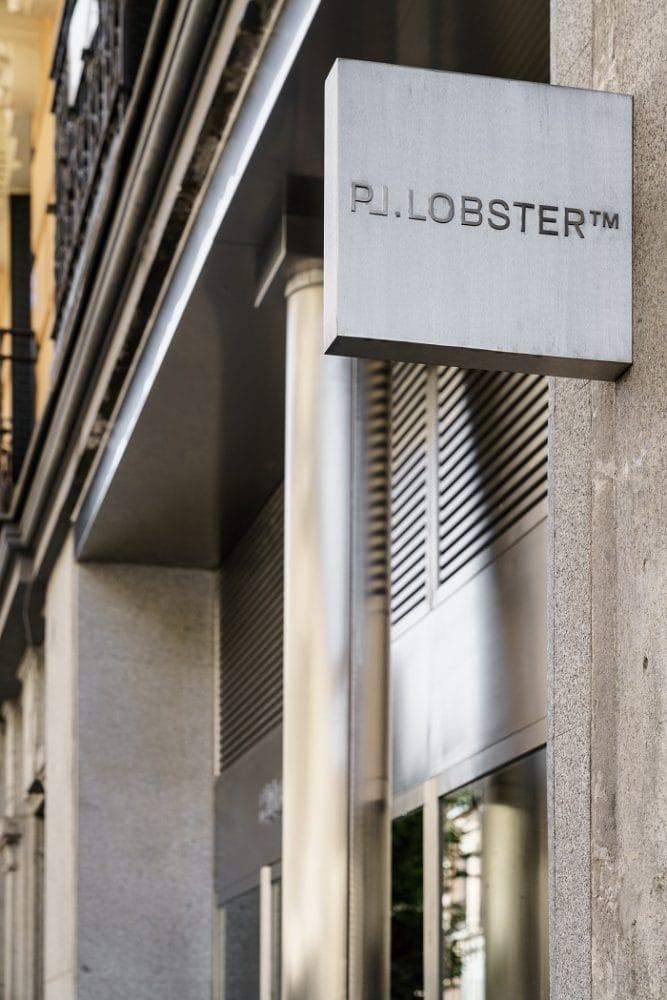 Cartel con el nombre de una óptica boutique en Madrid, PJ. Lobster