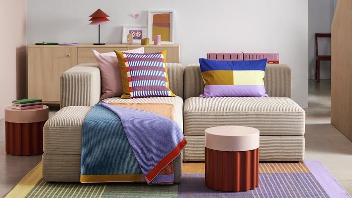 Salón con artículos de Ikea de la colección Tesammans con color
