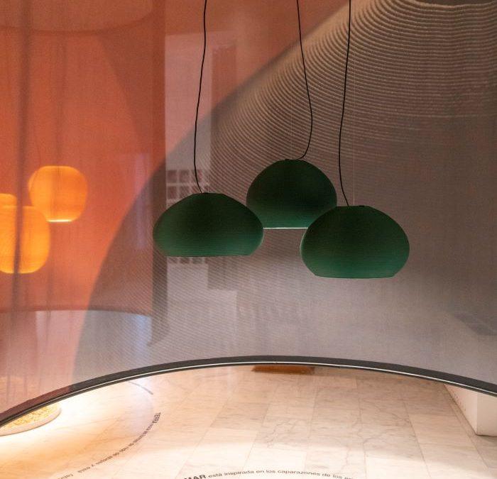 Por Tierra, Mar y Aire, una instalación inmersiva de luminarias en Madrid Design Festival 2024